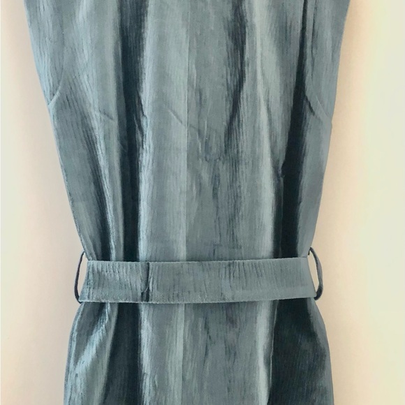 Modern Identity Green Top - Picture 3 of 4